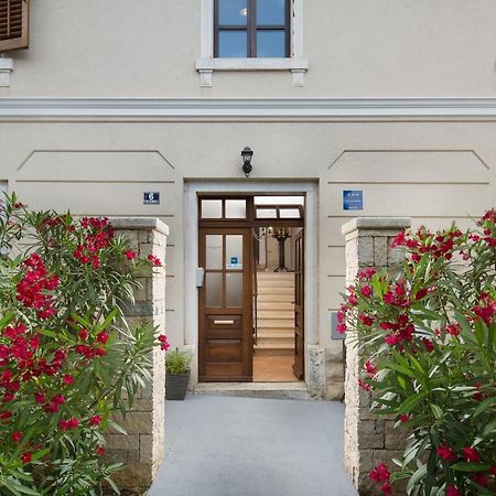 Apartments Bonaparte Πόρετς Εξωτερικό φωτογραφία