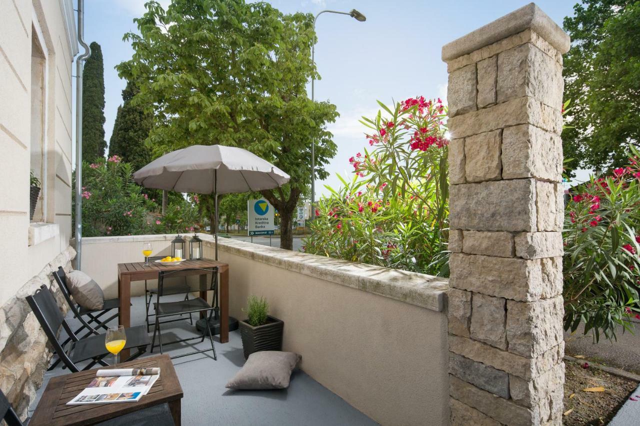 Apartments Bonaparte Πόρετς Εξωτερικό φωτογραφία