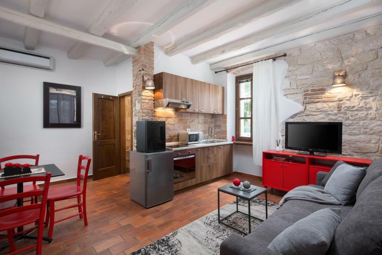 Apartments Bonaparte Πόρετς Εξωτερικό φωτογραφία