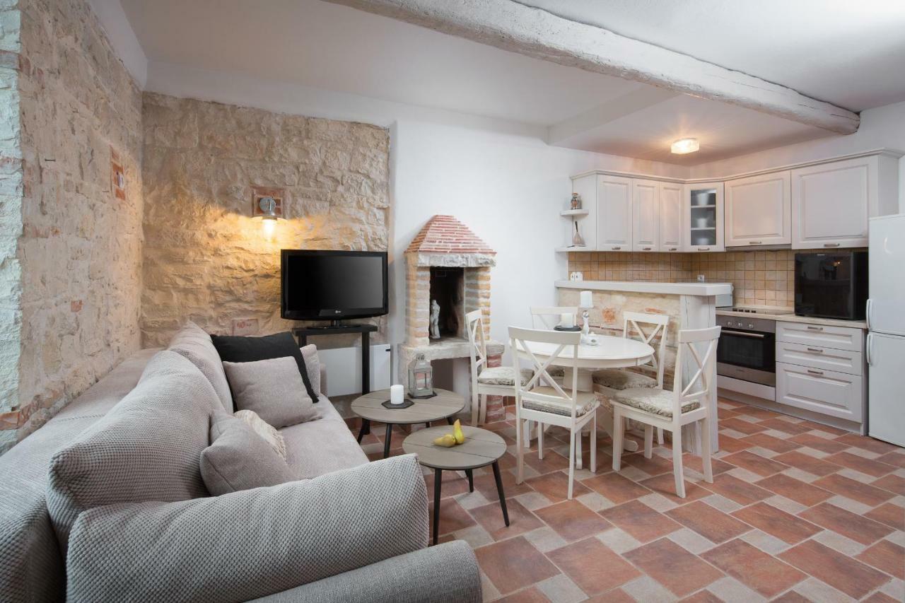 Apartments Bonaparte Πόρετς Εξωτερικό φωτογραφία