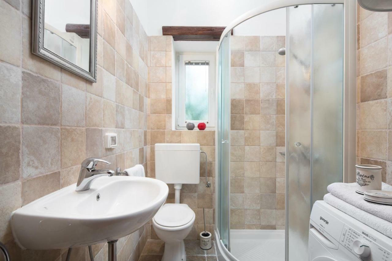 Apartments Bonaparte Πόρετς Εξωτερικό φωτογραφία