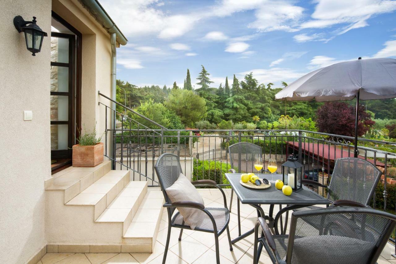 Apartments Bonaparte Πόρετς Εξωτερικό φωτογραφία