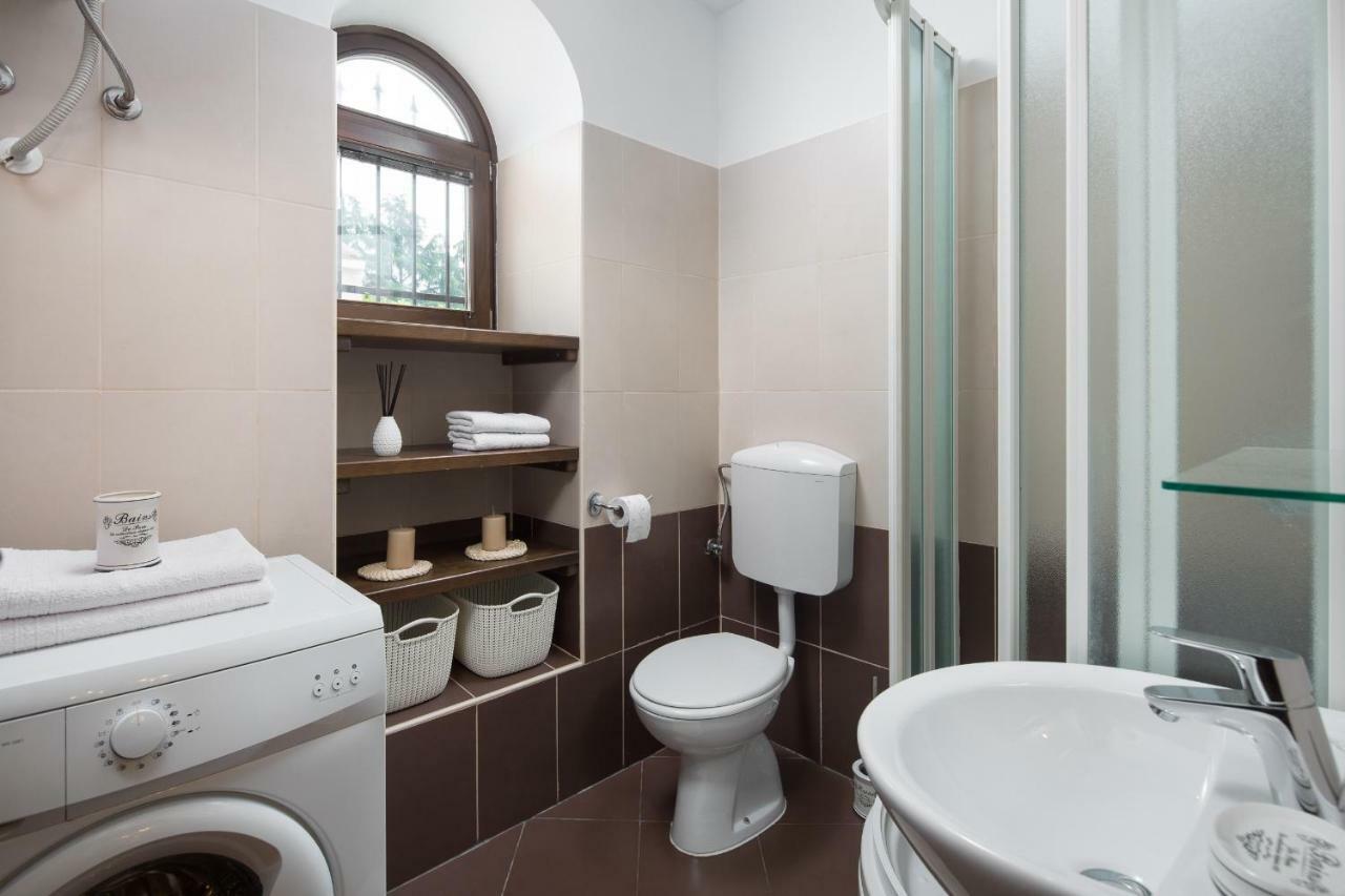 Apartments Bonaparte Πόρετς Εξωτερικό φωτογραφία