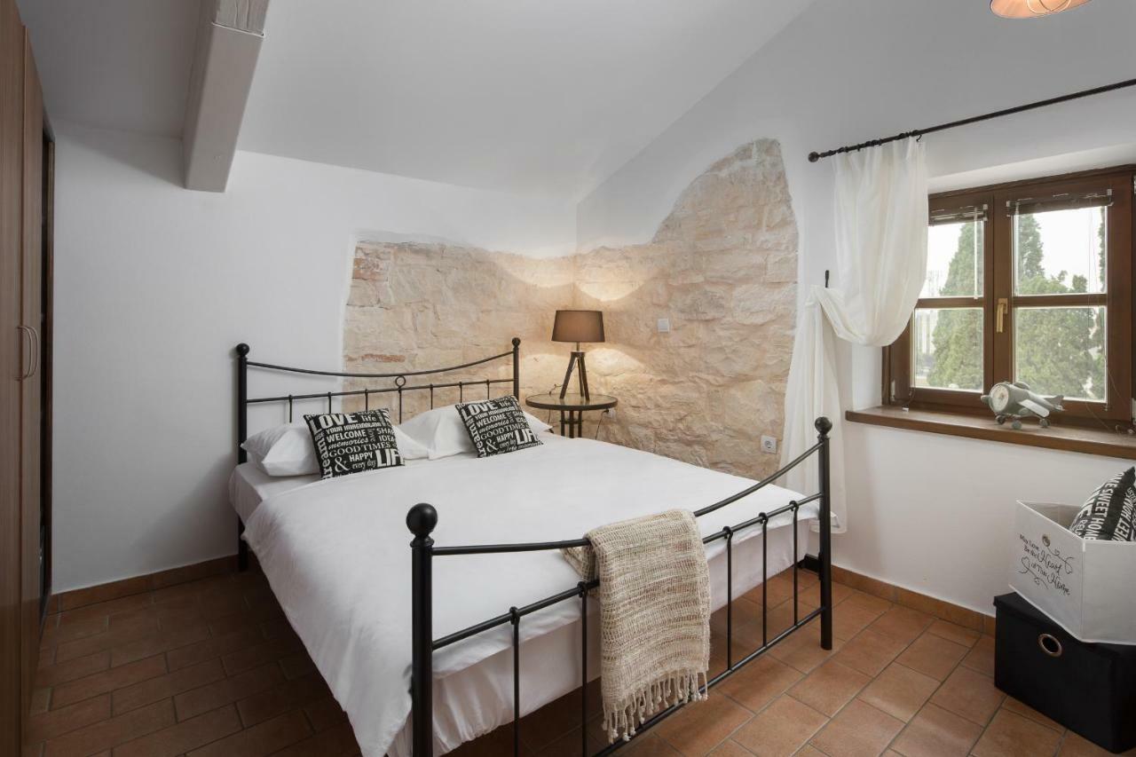 Apartments Bonaparte Πόρετς Εξωτερικό φωτογραφία